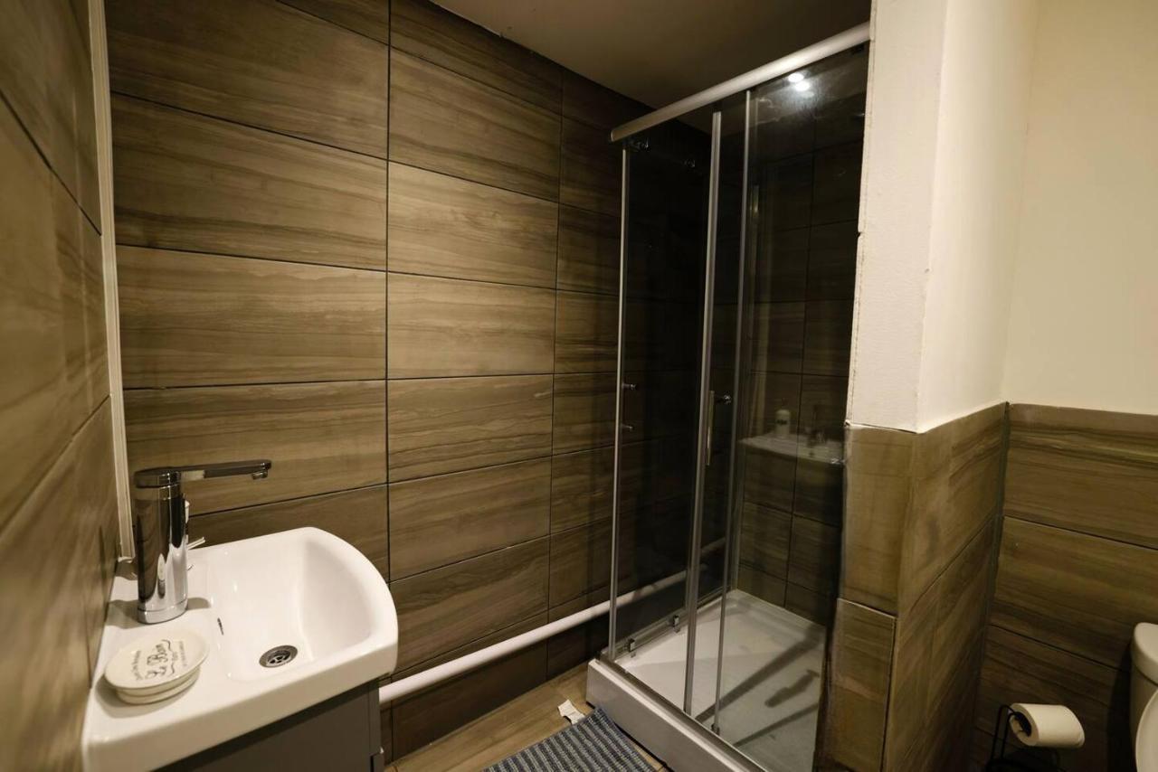 3 Bedroomflat-Free Parking-Wifi-Parking-8People London Exteriör bild